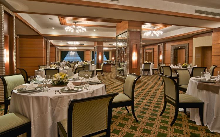 Wiseman Grand Hotel Doha Exterior foto The ballroom