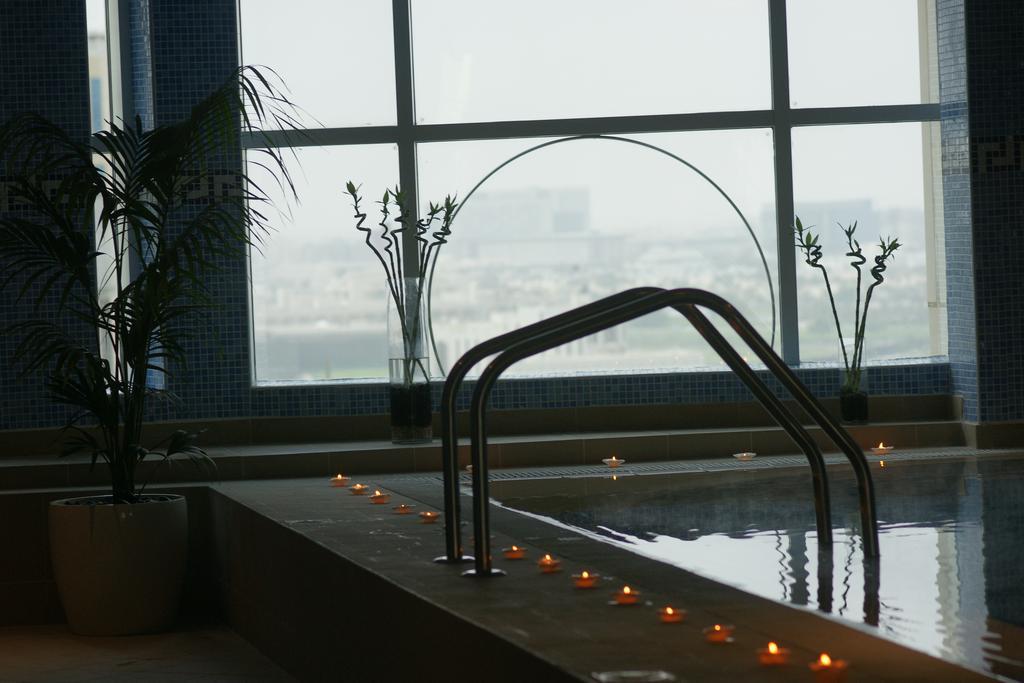 Wiseman Grand Hotel Doha Exterior foto The pool at the 57th floor